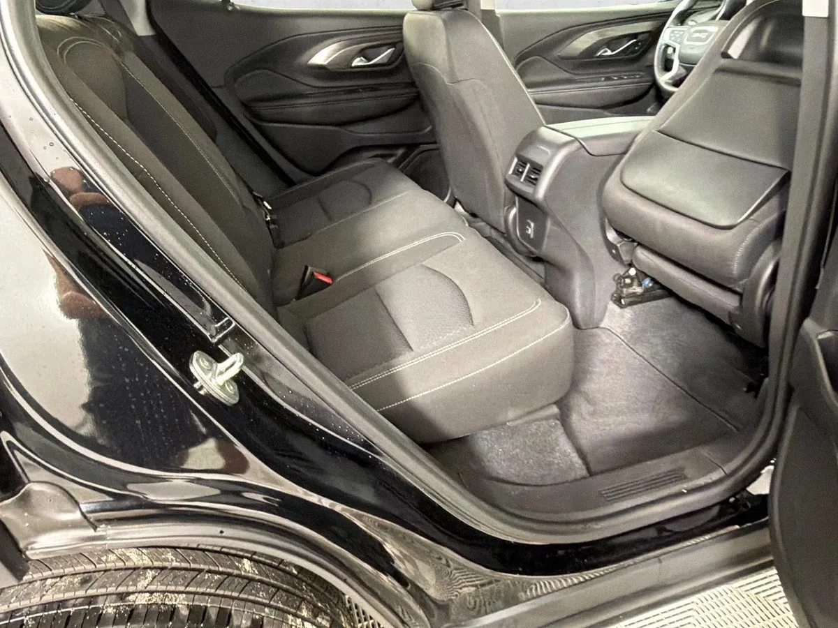 2022 GMC Terrain SLE thumbnail 15