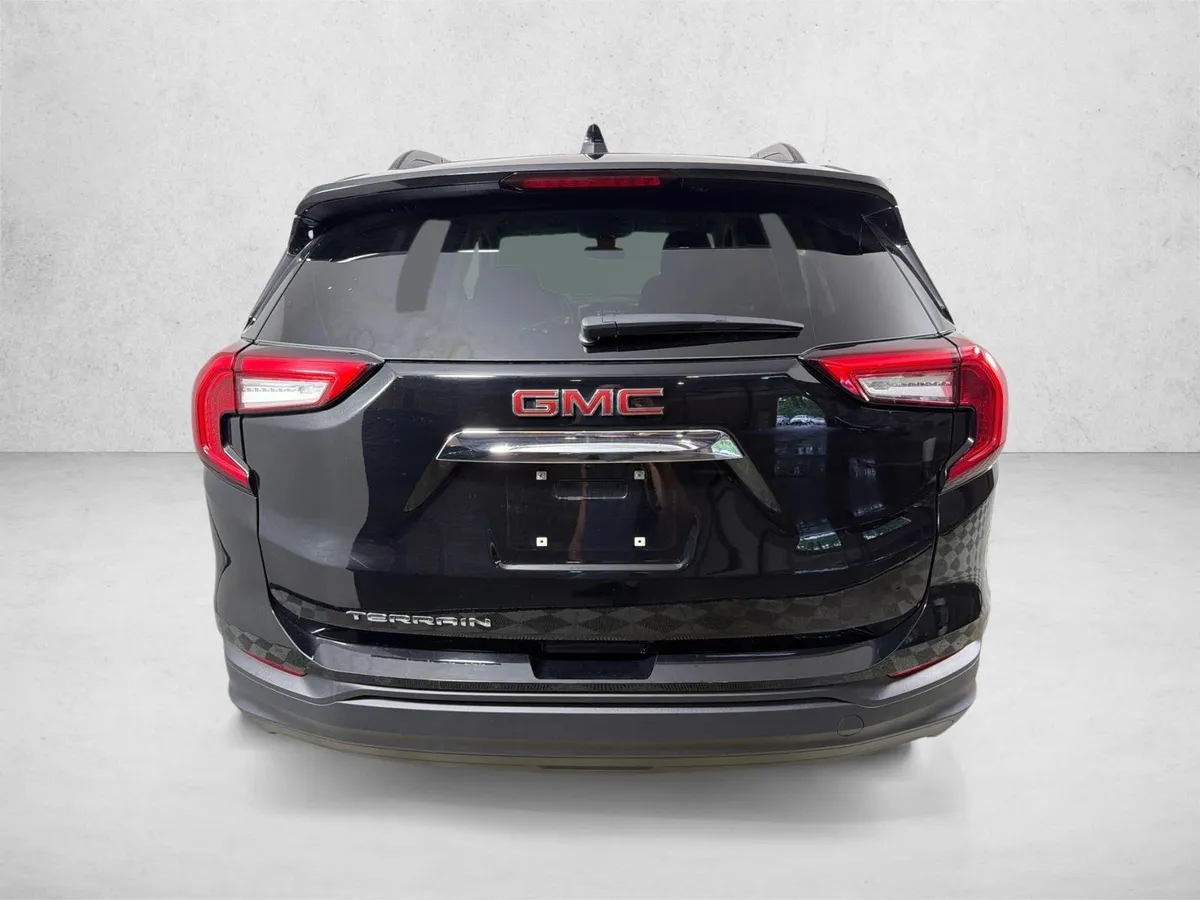 2022 GMC Terrain SLE thumbnail 4