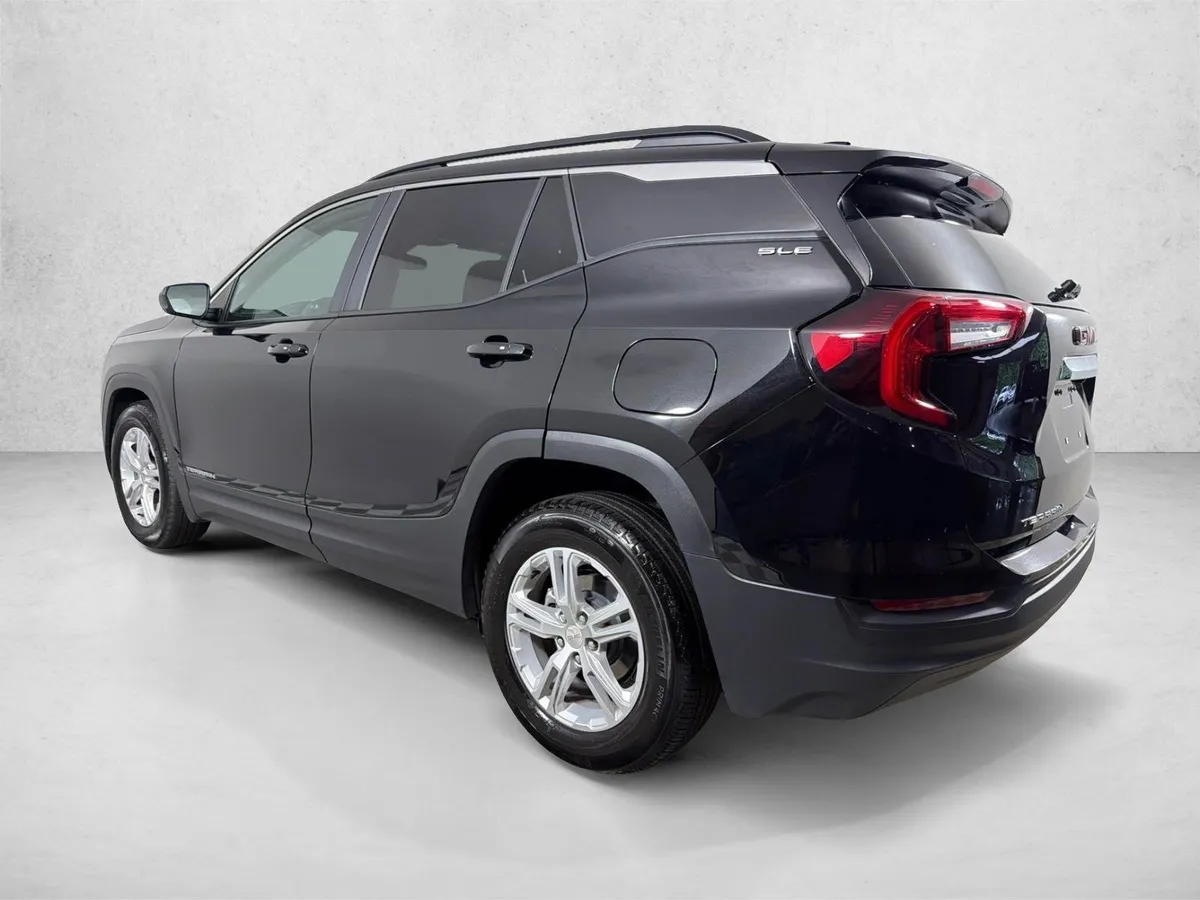 2022 GMC Terrain SLE thumbnail 5
