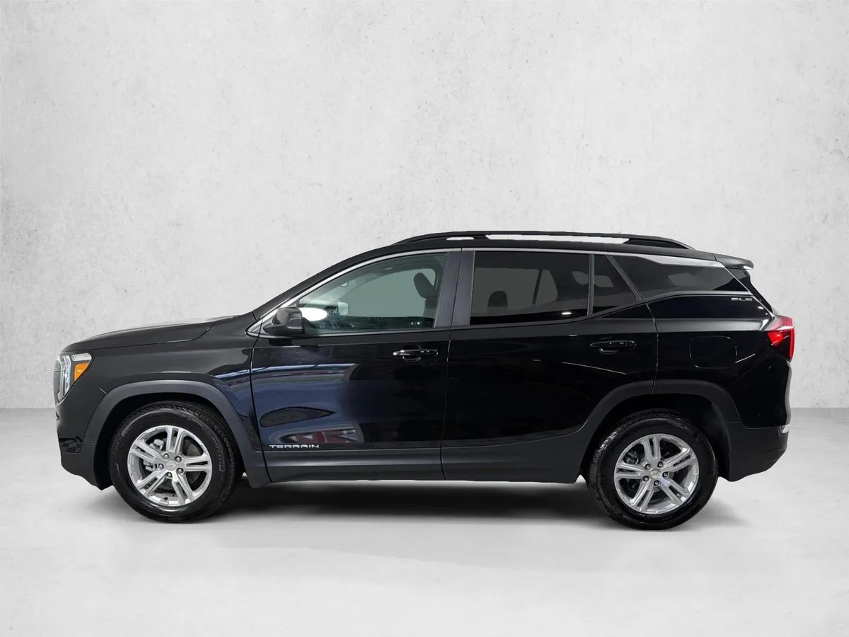 2022 GMC Terrain SLE thumbnail 6