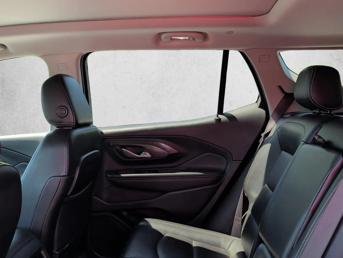 2022 GMC Terrain SLT thumbnail 17