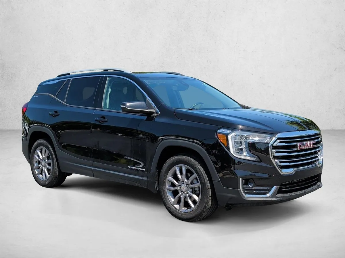 2022 GMC Terrain SLT thumbnail 3