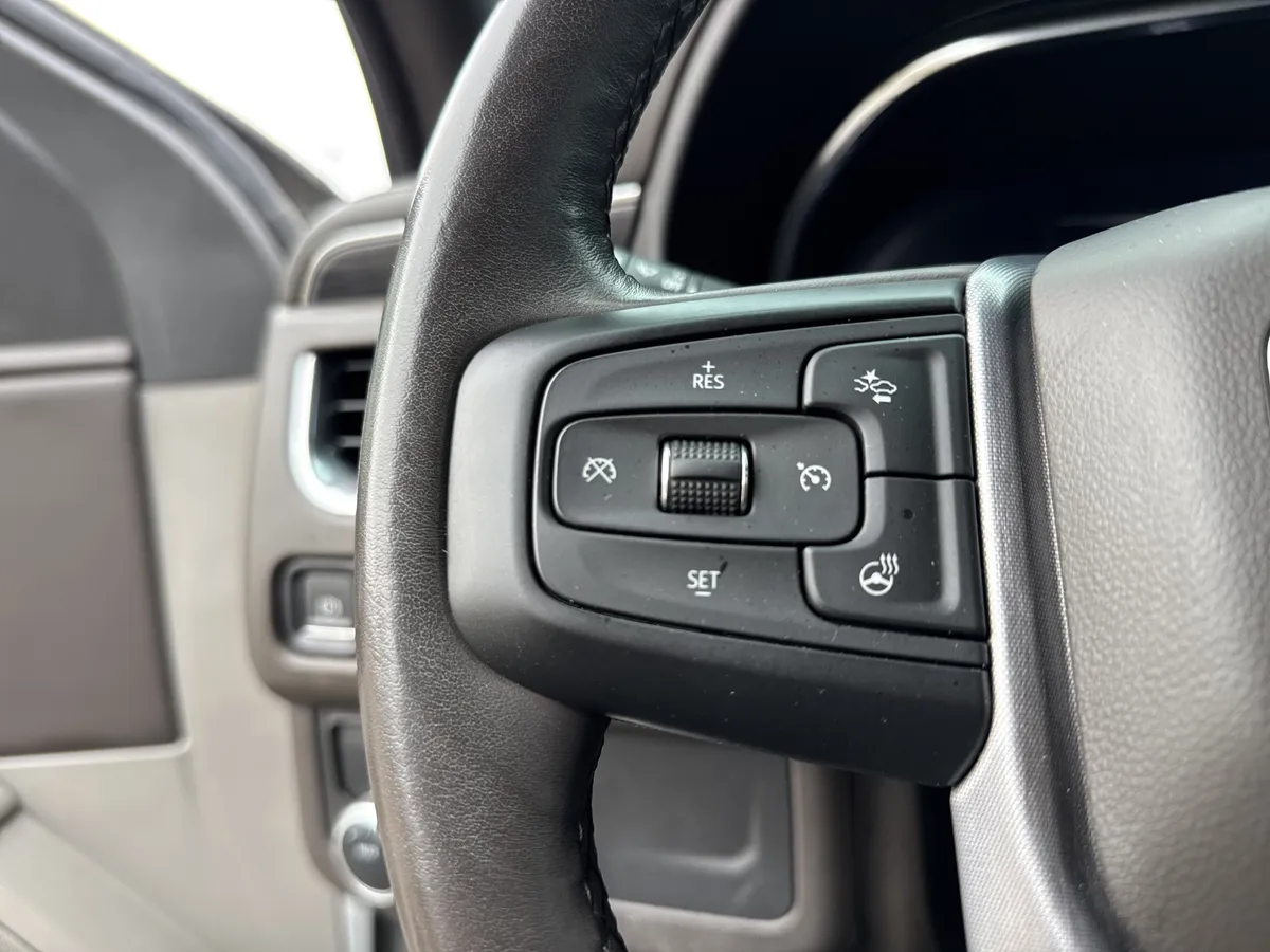 2022 GMC Yukon SLT thumbnail 18