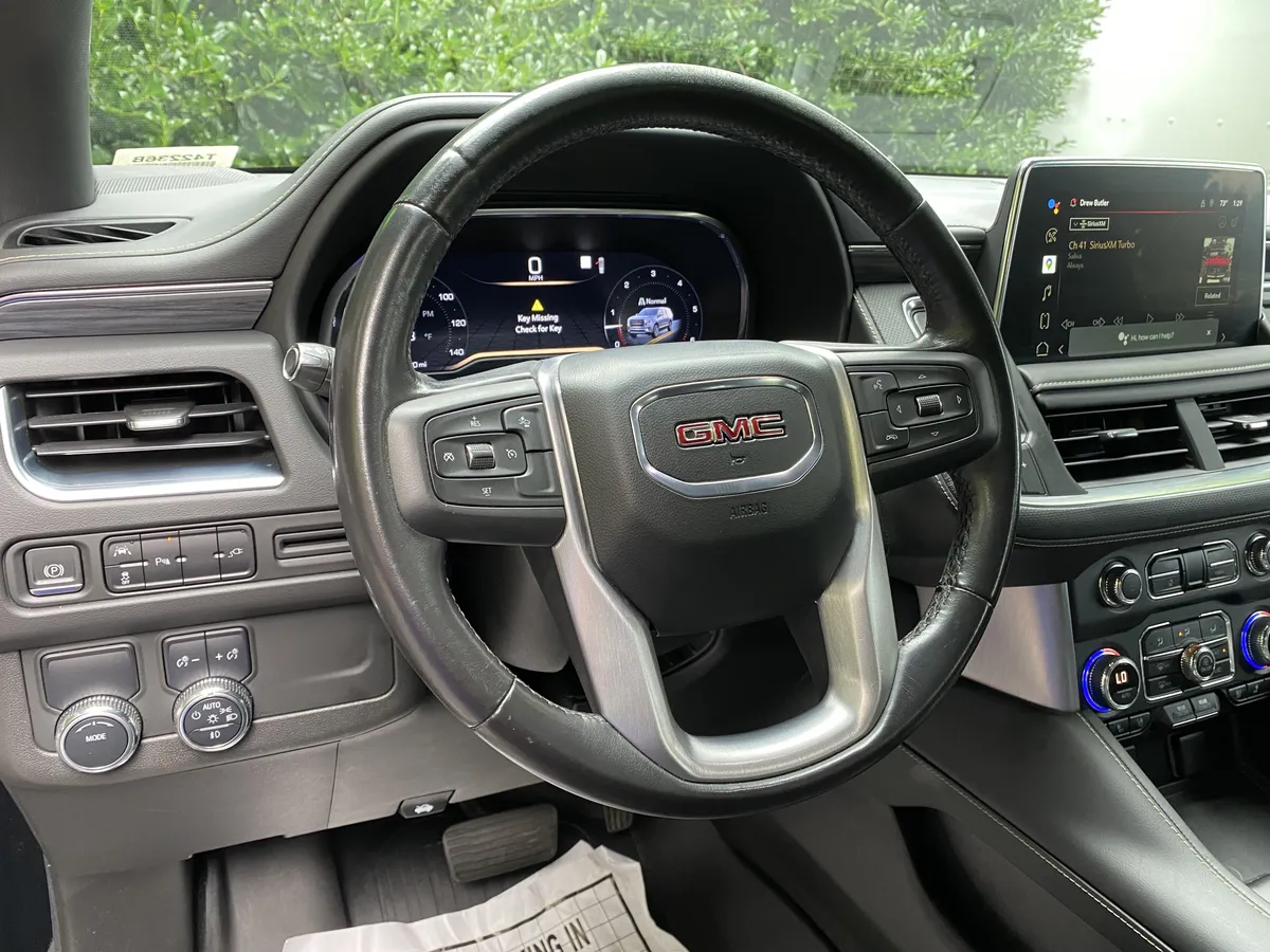 2022 GMC Yukon SLT thumbnail 16