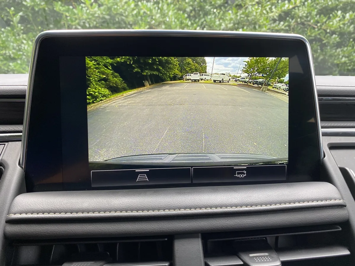 2022 GMC Yukon SLT thumbnail 27