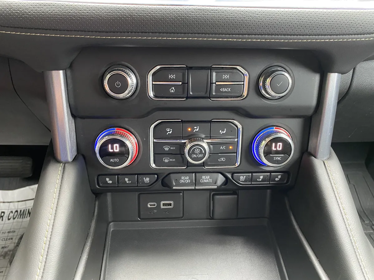 2022 GMC Yukon SLT thumbnail 28