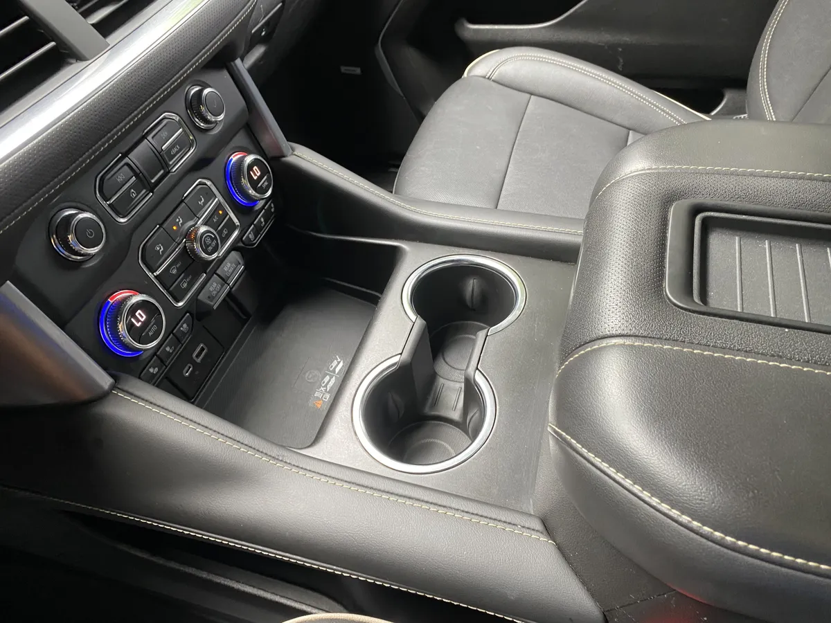 2022 GMC Yukon SLT thumbnail 29