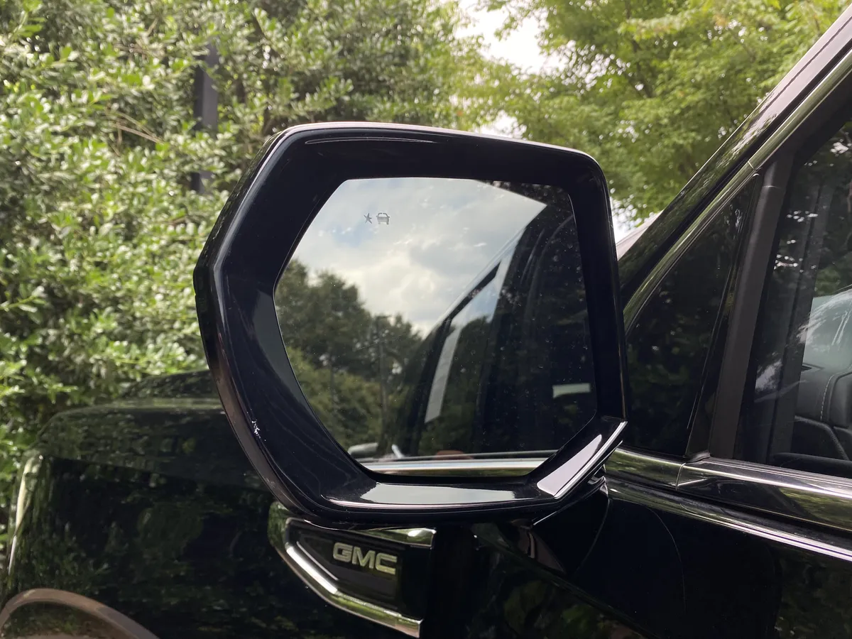 2022 GMC Yukon SLT thumbnail 40