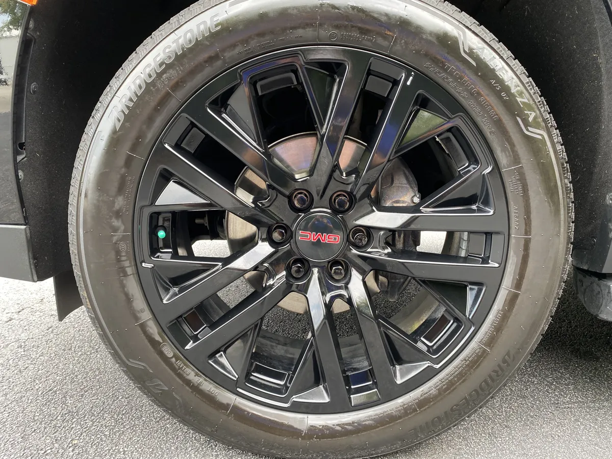 2022 GMC Yukon SLT thumbnail 43