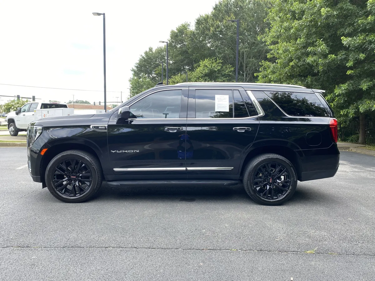 2022 GMC Yukon SLT thumbnail 5