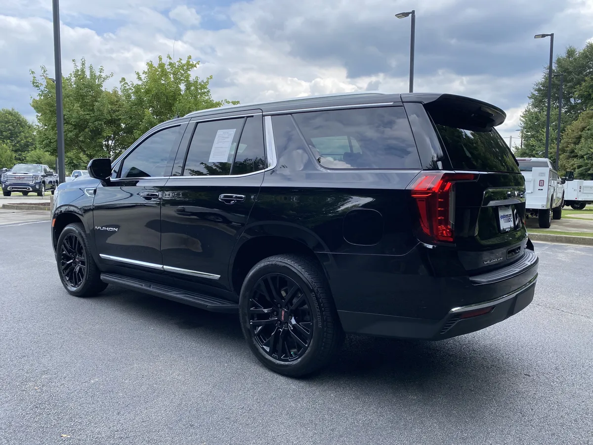 2022 GMC Yukon SLT thumbnail 6