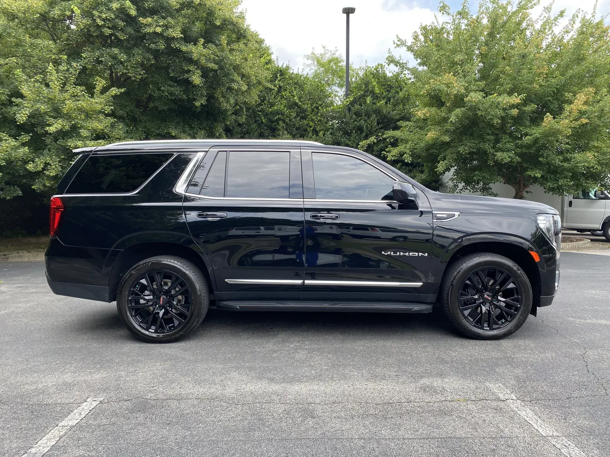 2022 GMC Yukon SLT thumbnail 9