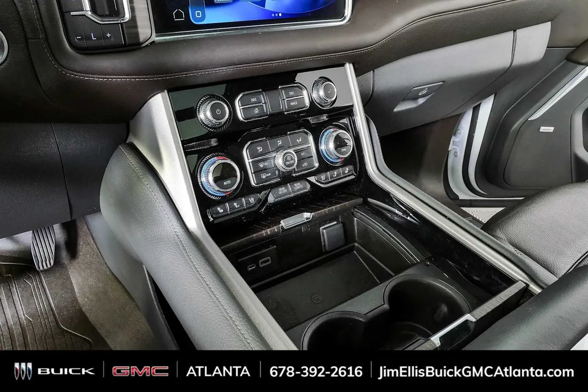 2022 GMC Yukon XL Denali thumbnail 18