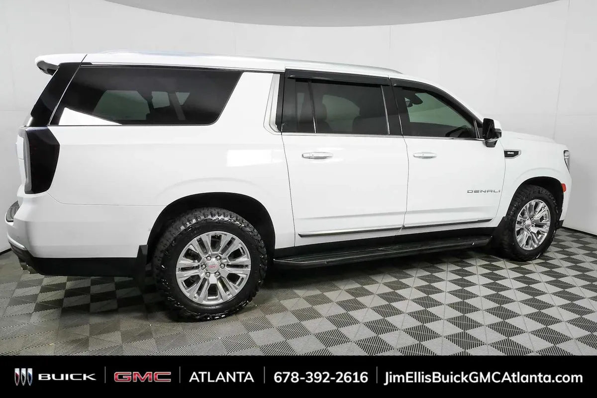 2022 GMC Yukon XL Denali thumbnail 2