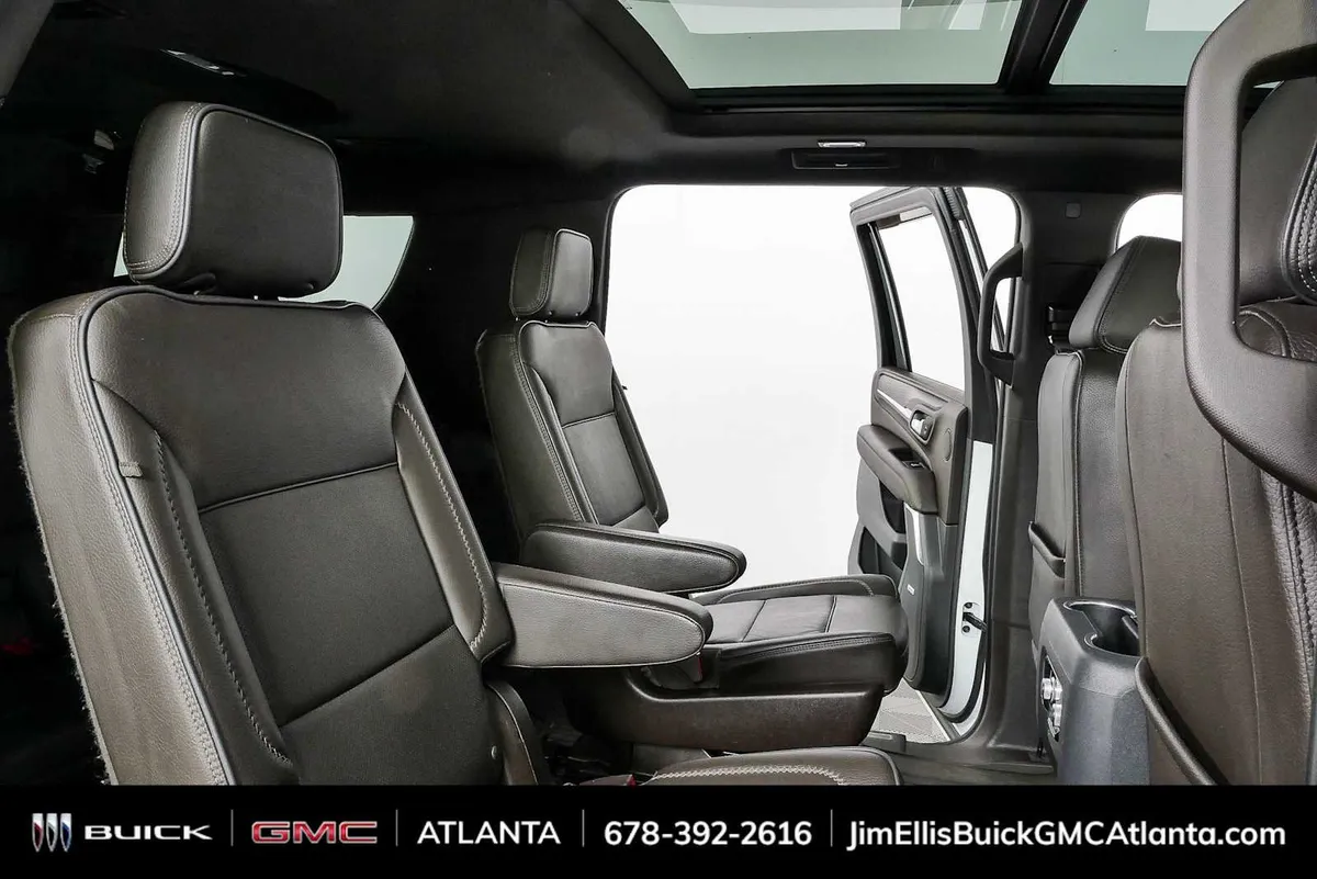 2022 GMC Yukon XL Denali thumbnail 23