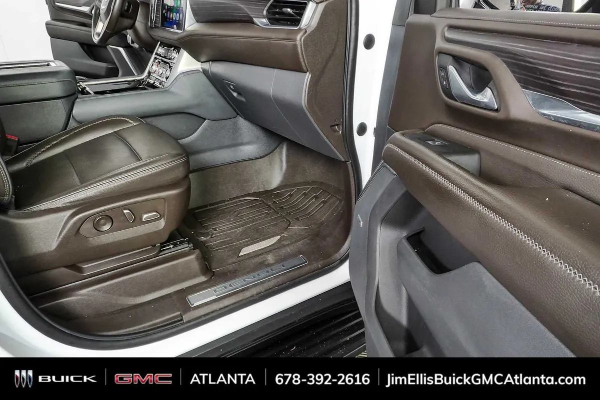 2022 GMC Yukon XL Denali thumbnail 26