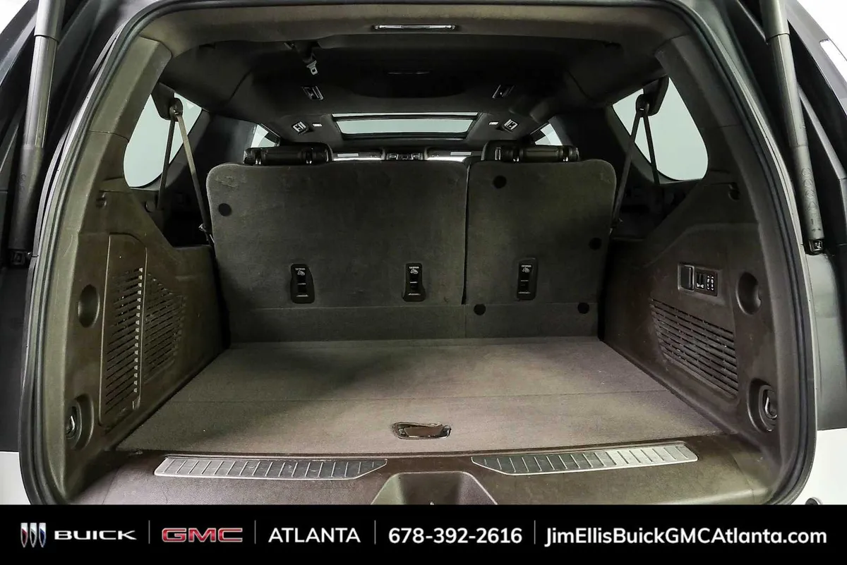 2022 GMC Yukon XL Denali thumbnail 33