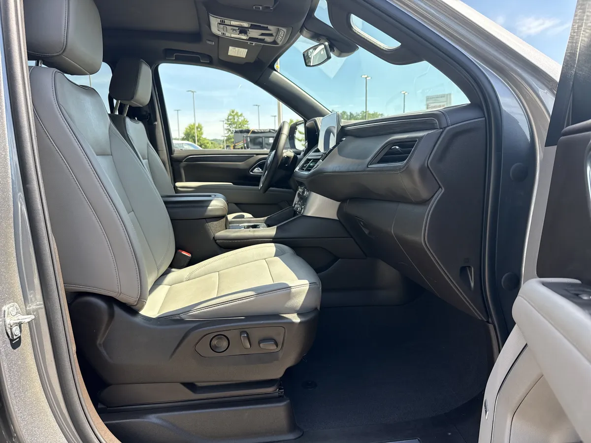 2022 GMC Yukon XL SLT thumbnail 14