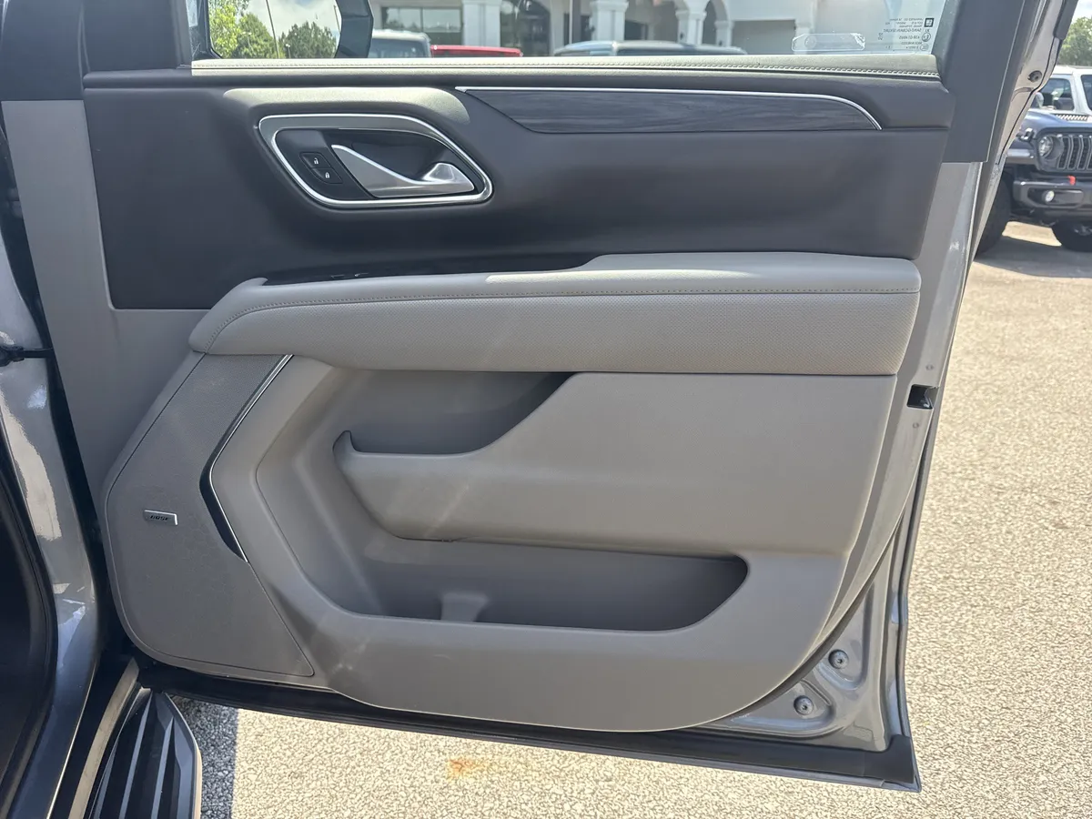 2022 GMC Yukon XL SLT thumbnail 15
