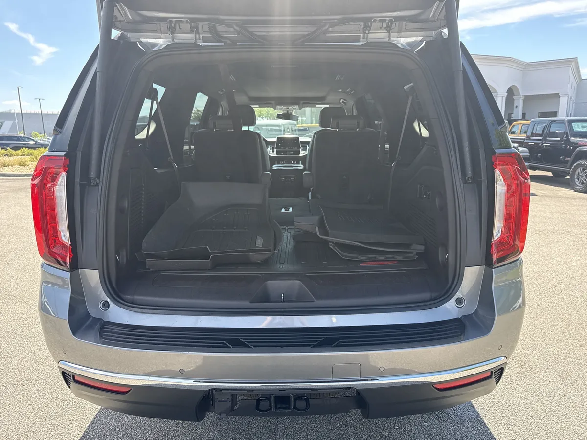 2022 GMC Yukon XL SLT thumbnail 19