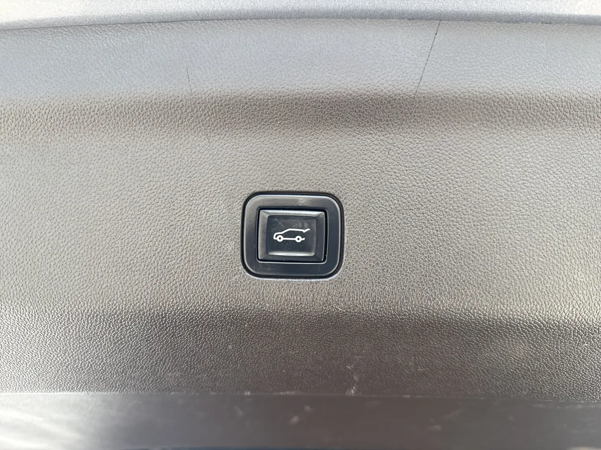 2022 GMC Yukon XL SLT thumbnail 20