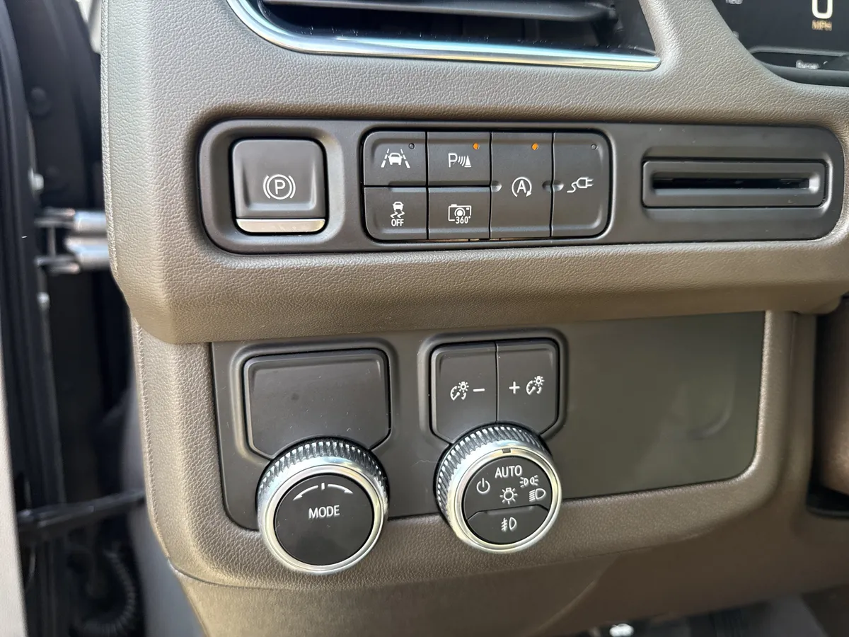 2022 GMC Yukon XL SLT thumbnail 33