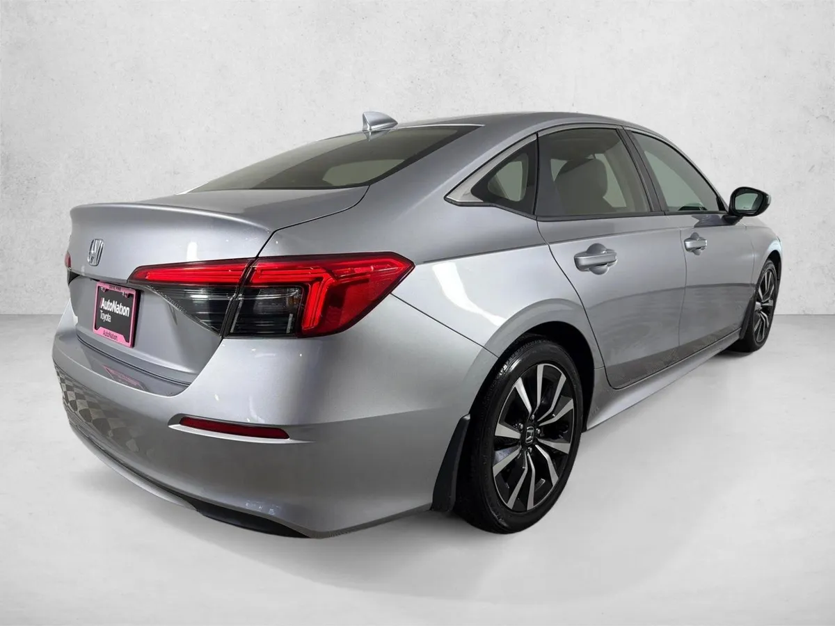 2022 Honda Civic Sedan EX thumbnail 4