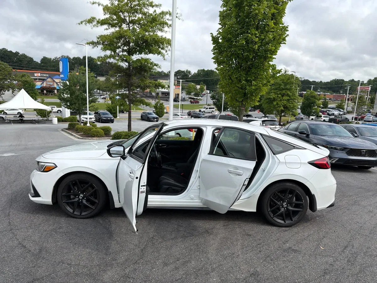 2022 Honda Civic Sport thumbnail 18