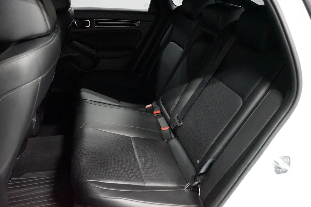 2022 Honda Civic Sport Touring thumbnail 28