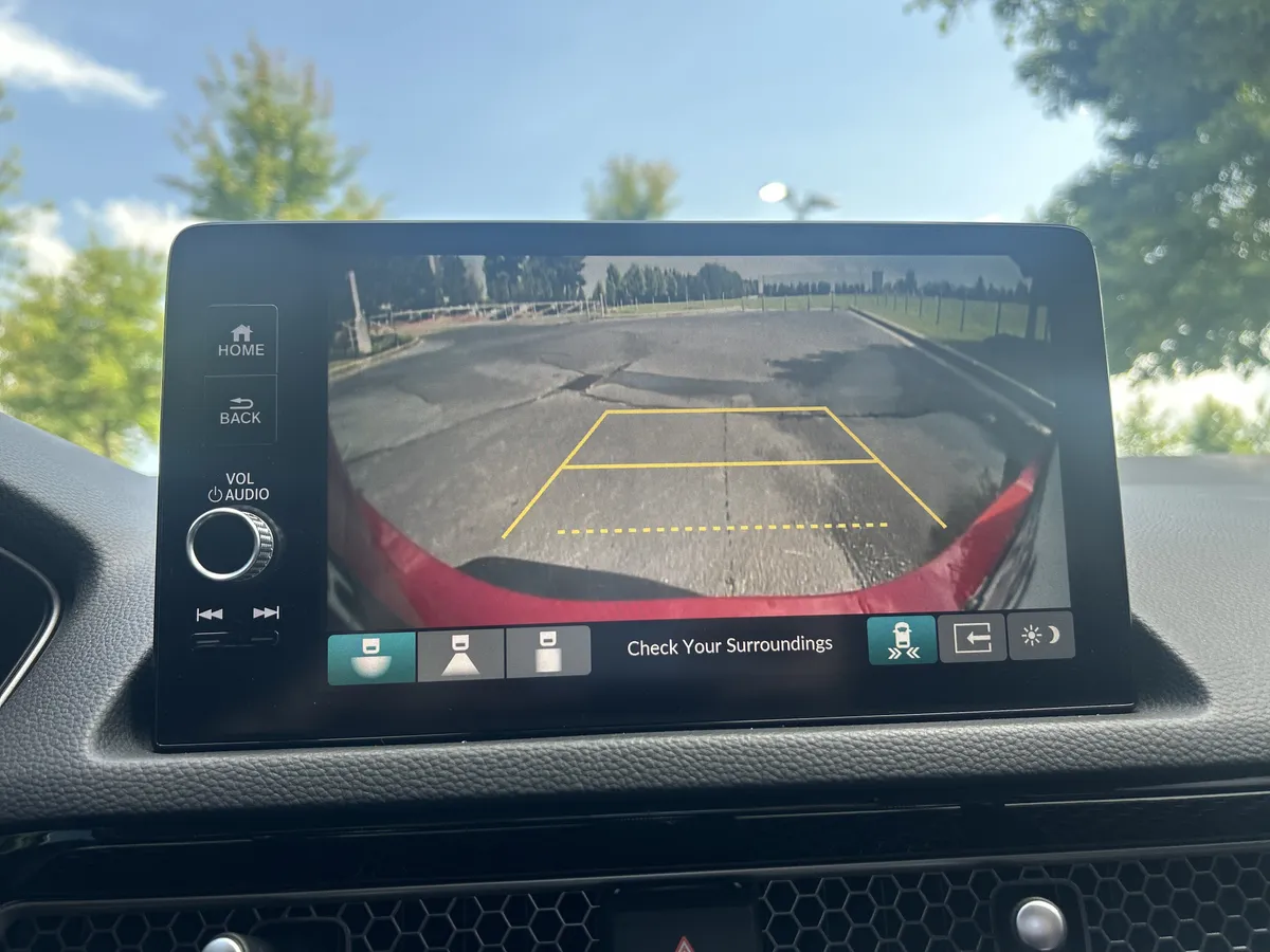 2022 Honda Civic Touring thumbnail 13
