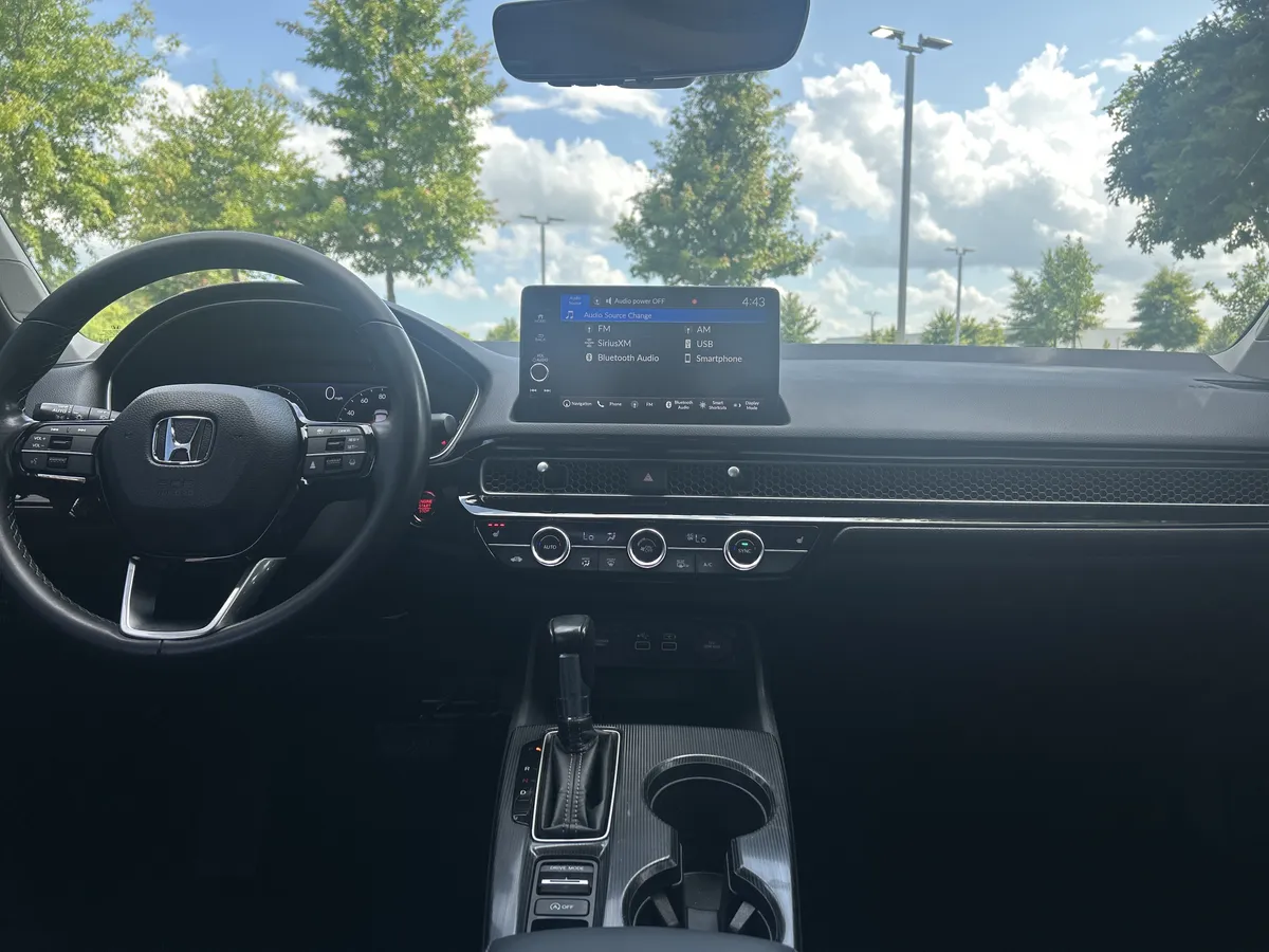 2022 Honda Civic Touring thumbnail 28