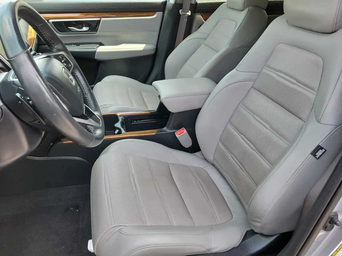 2022 Honda CR-V Hybrid Touring thumbnail 11
