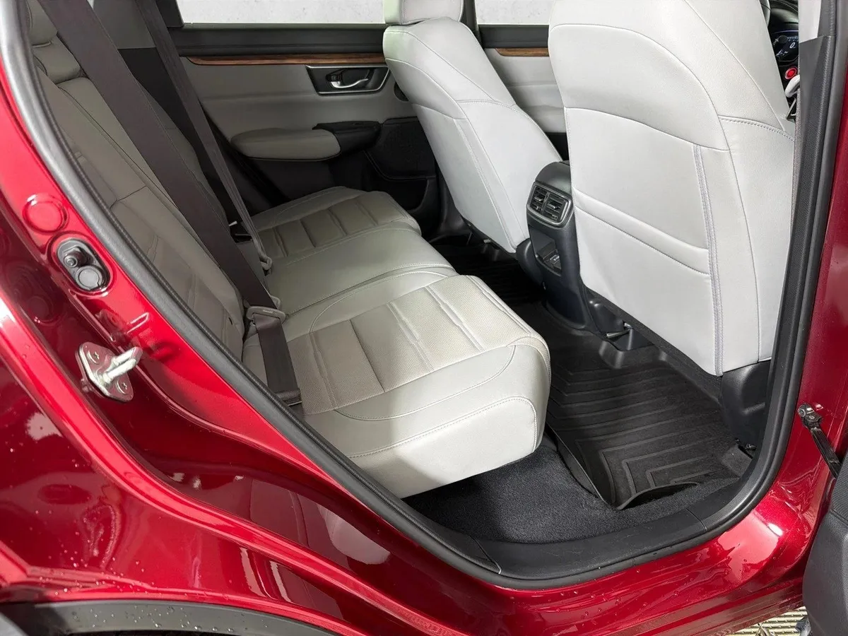 2022 Honda CR-V Touring thumbnail 17