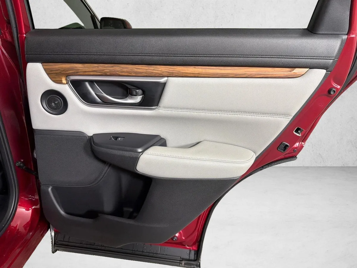 2022 Honda CR-V Touring thumbnail 18