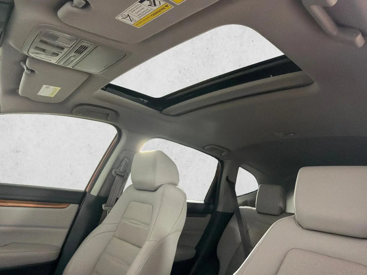 2022 Honda CR-V Touring thumbnail 2