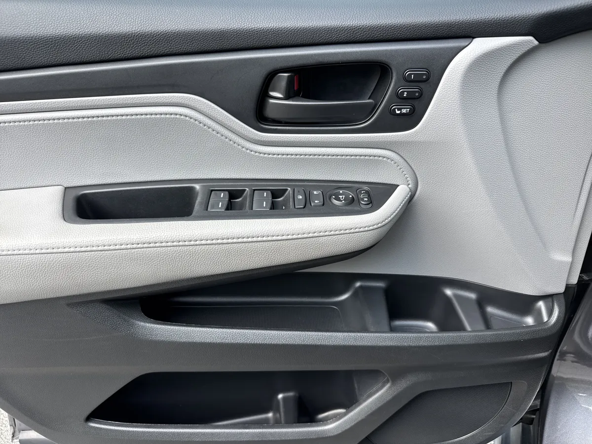 2022 Honda Odyssey EX-L thumbnail 13