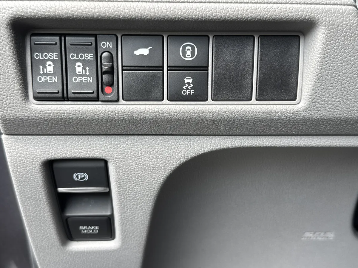 2022 Honda Odyssey EX-L thumbnail 17