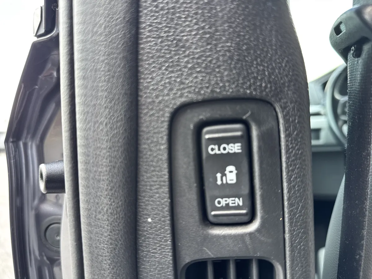 2022 Honda Odyssey EX-L thumbnail 30