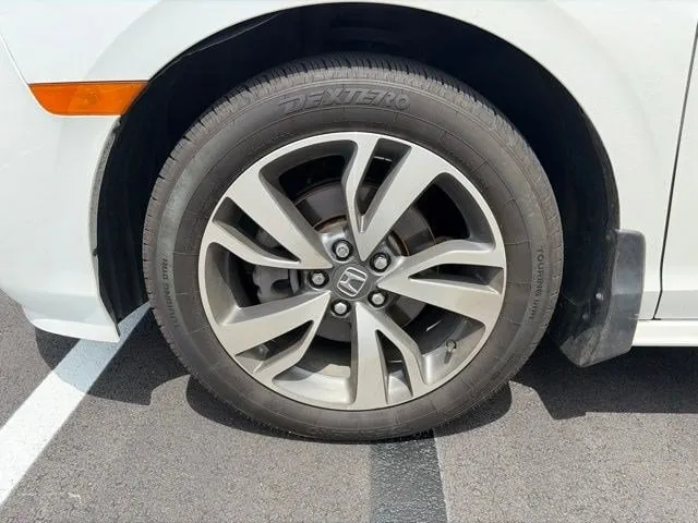 2022 Honda Odyssey Touring thumbnail 11