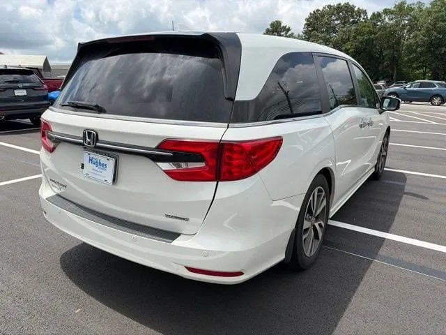 2022 Honda Odyssey Touring thumbnail 5