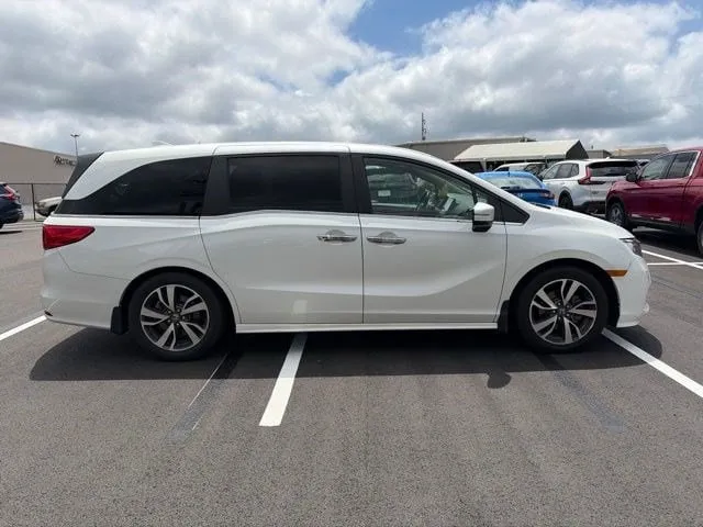 2022 Honda Odyssey Touring thumbnail 7