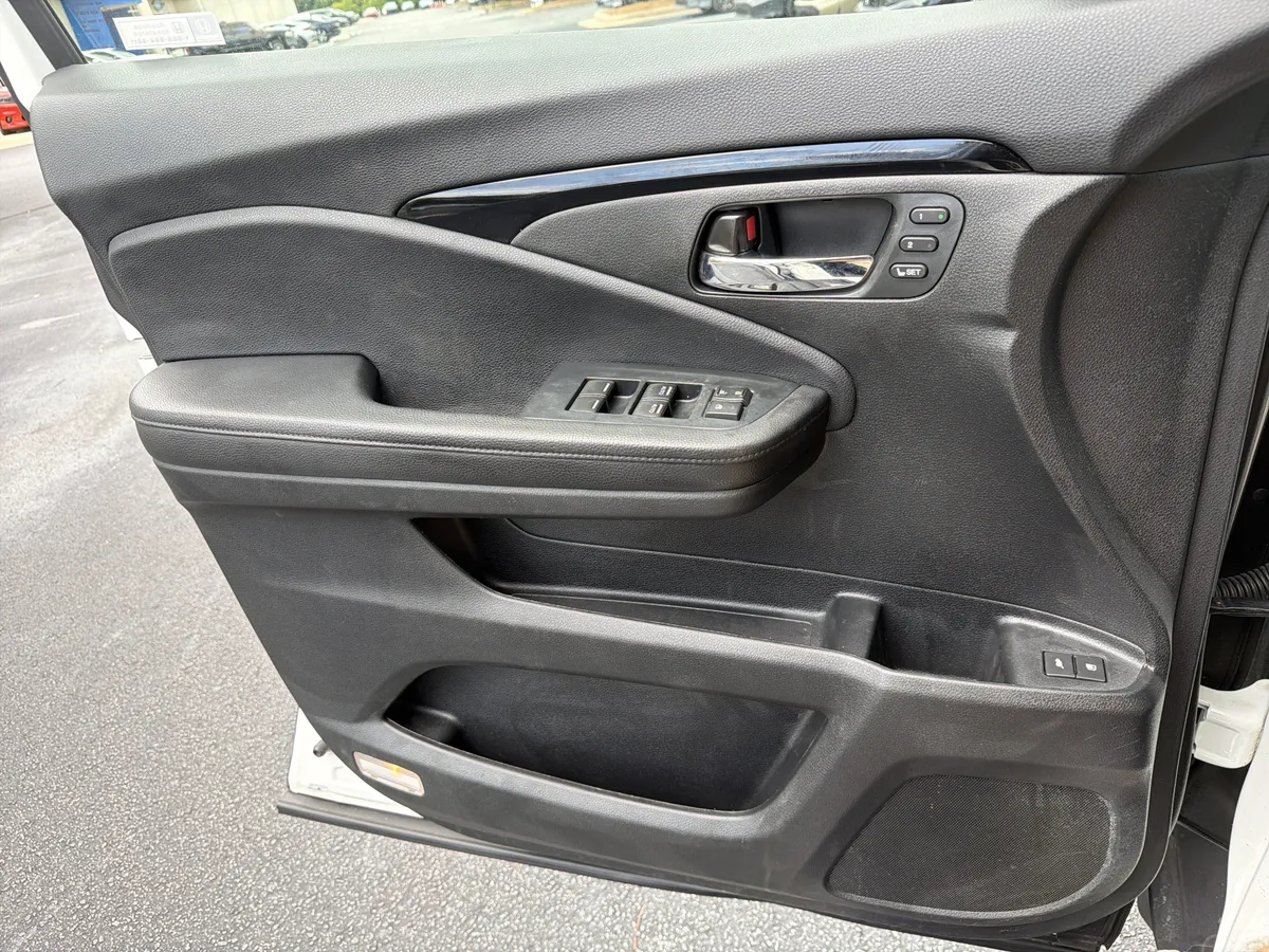 2022 Honda Pilot Elite thumbnail 17