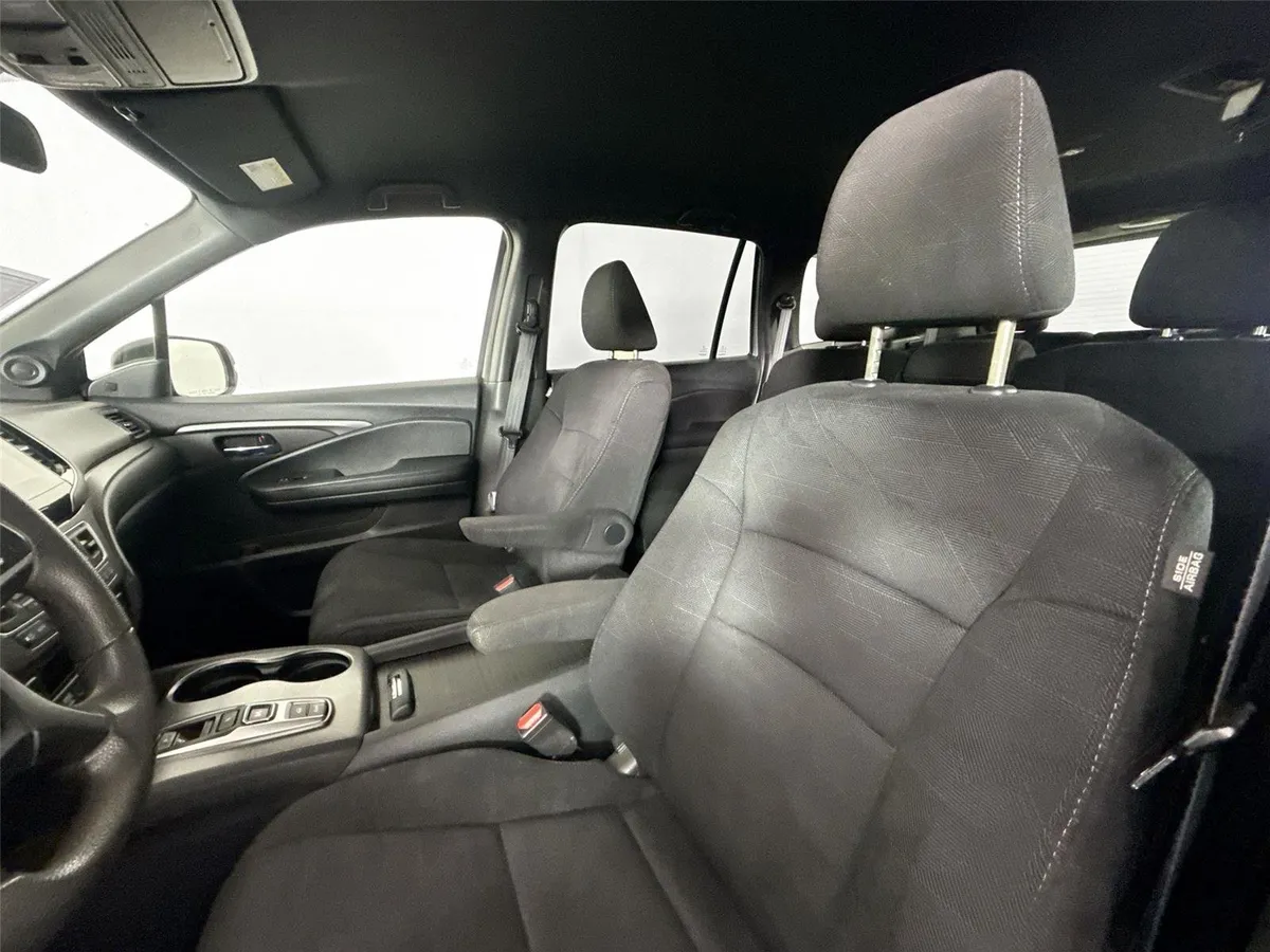 2022 Honda Pilot Sport thumbnail 3