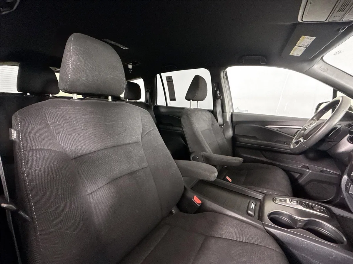 2022 Honda Pilot Sport thumbnail 38