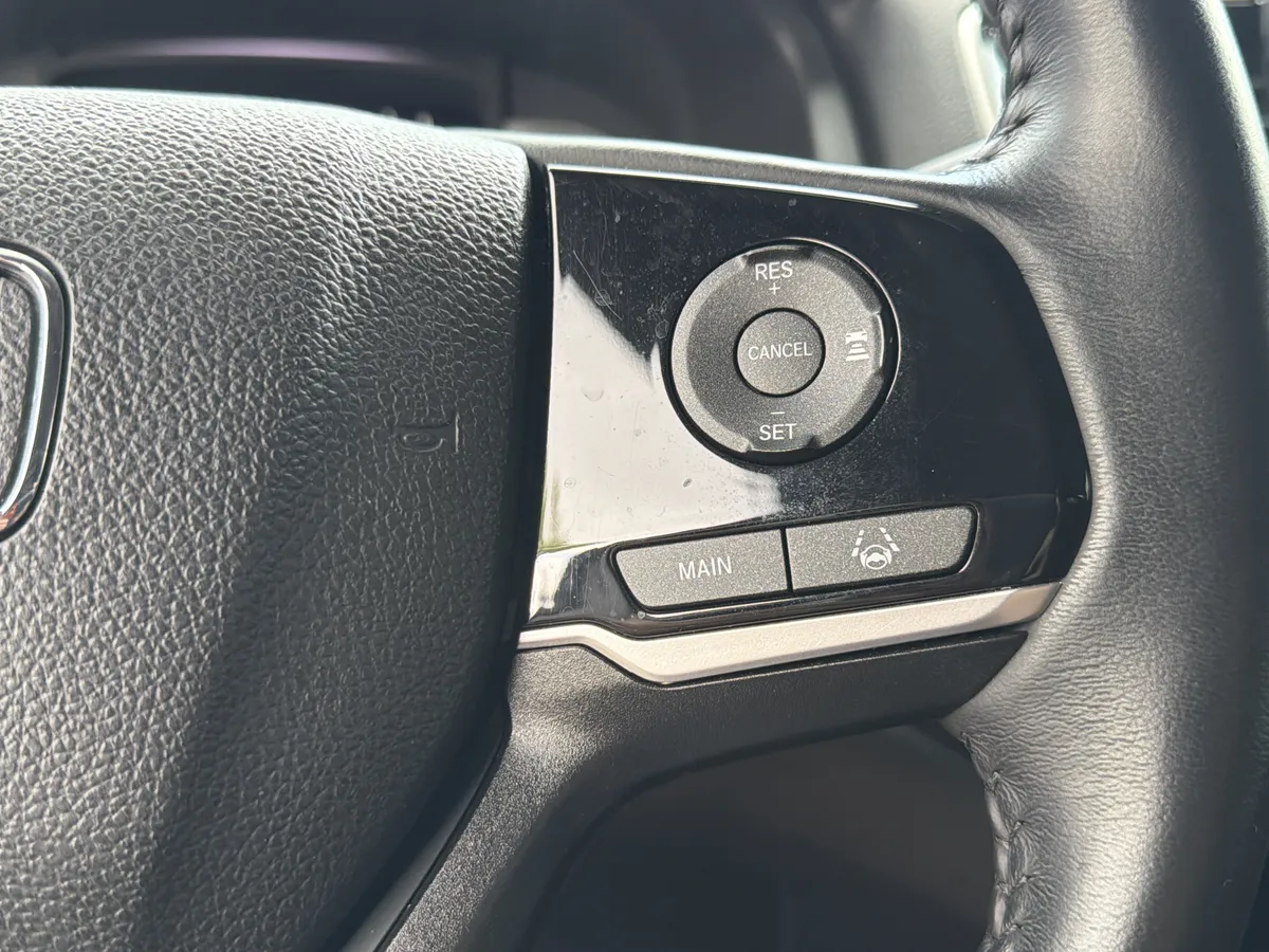 2022 Honda Pilot Touring 7-Passenger thumbnail 14