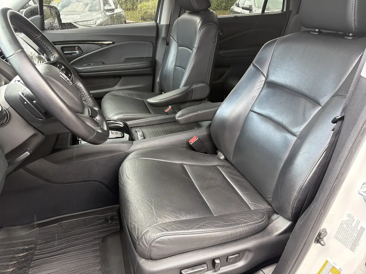 2022 Honda Pilot Touring 7-Passenger thumbnail 22