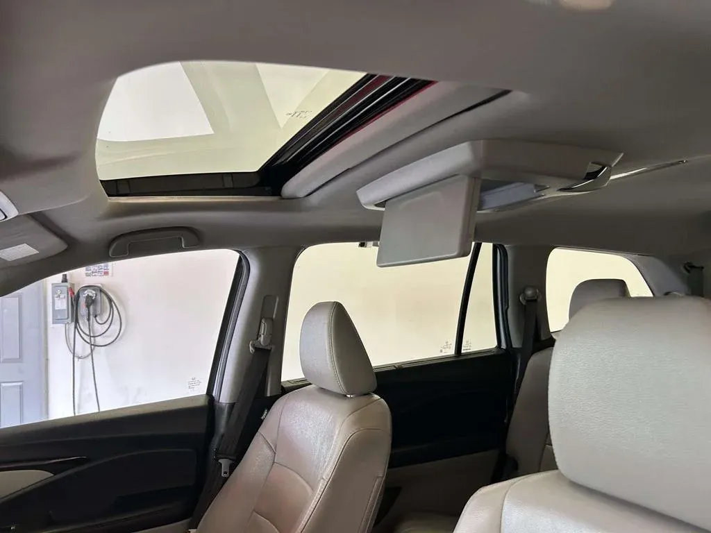 2022 Honda Pilot Touring thumbnail 14