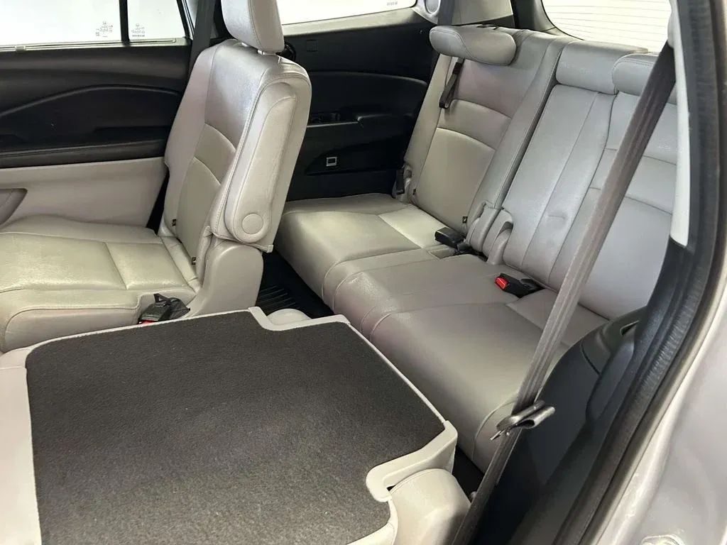 2022 Honda Pilot Touring thumbnail 17