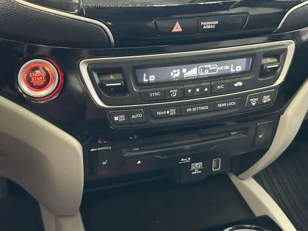 2022 Honda Pilot Touring thumbnail 26