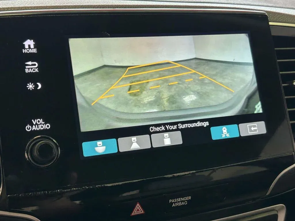 2022 Honda Pilot Touring thumbnail 29
